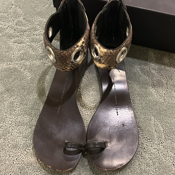 Giuseppe zanotti flat multi python toe ring sandals size 7 - Picture 2 of 6